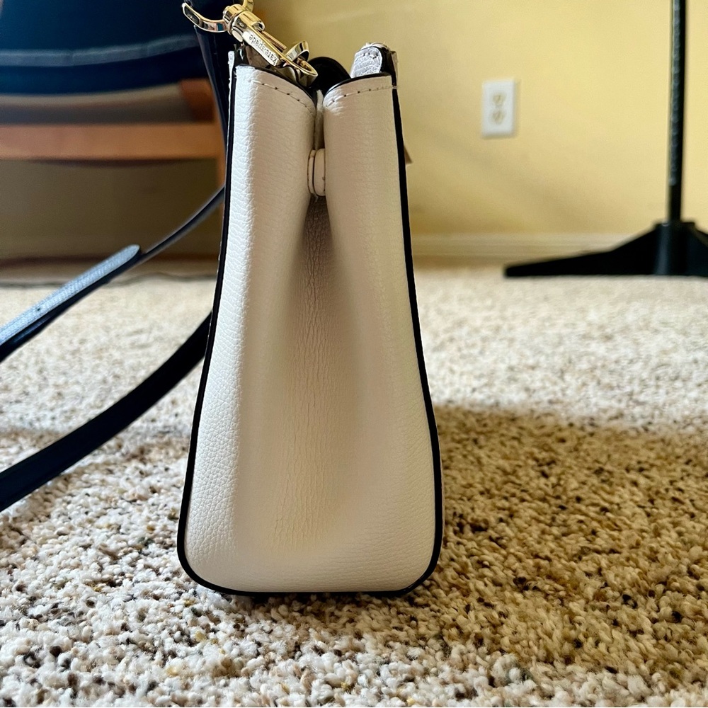 Kate Spade Taupe and White Crossbody Bag NWOT - Picture 6 of 13